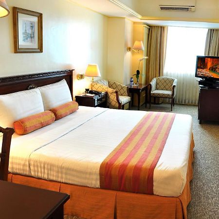 Networld Hotel Spa And Casino Пасай Екстериор снимка