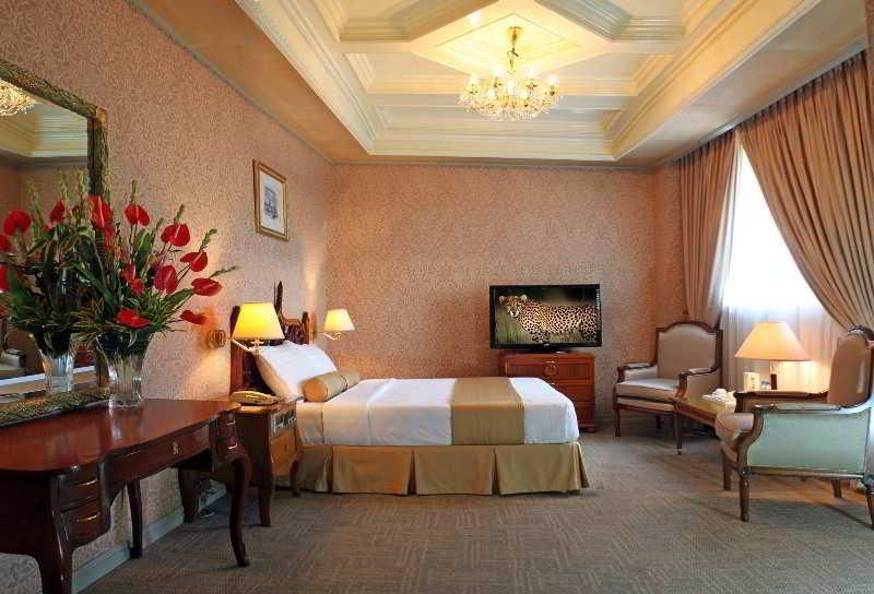 Networld Hotel Spa And Casino Пасай Екстериор снимка