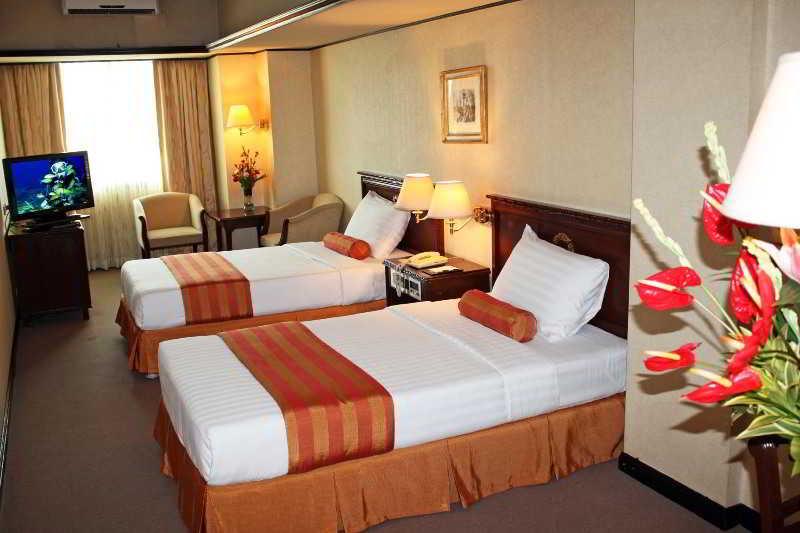 Networld Hotel Spa And Casino Пасай Екстериор снимка