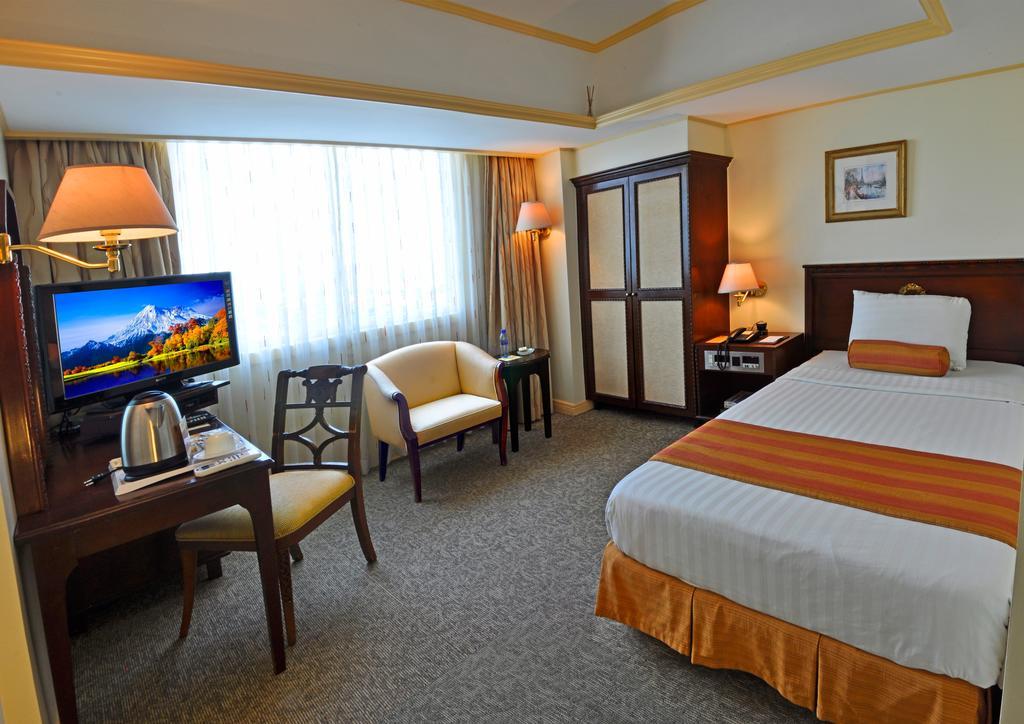 Networld Hotel Spa And Casino Пасай Екстериор снимка