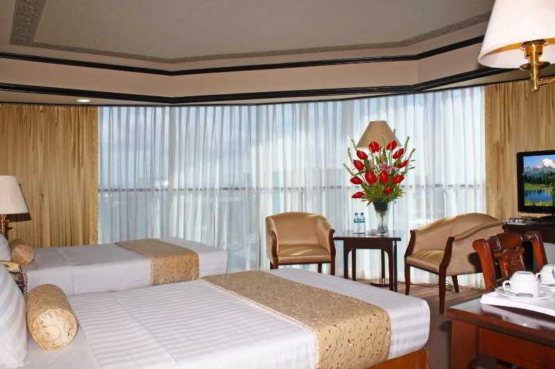 Networld Hotel Spa And Casino Пасай Екстериор снимка