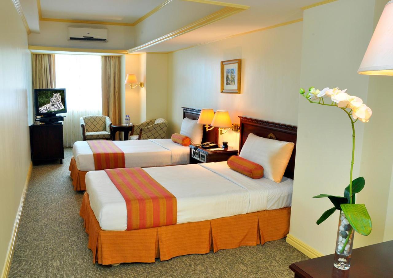 Networld Hotel Spa And Casino Пасай Екстериор снимка