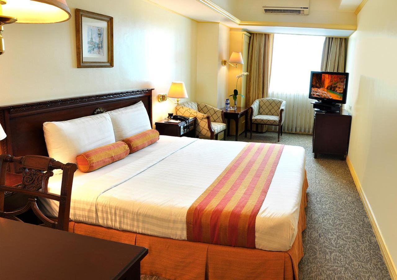 Networld Hotel Spa And Casino Пасай Екстериор снимка